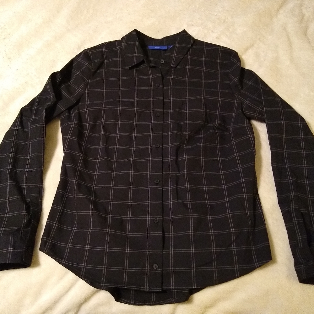 Apt 9 patterned dress shirt. Size S